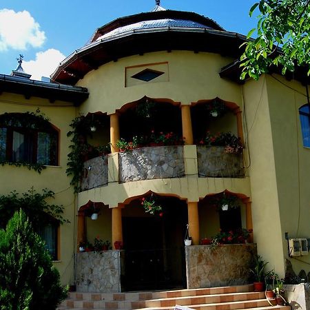 Pensiunea Cassandra Târgu Neamţ Exterior foto